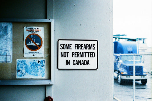 Canada border sign photographed by Randy Laybourne