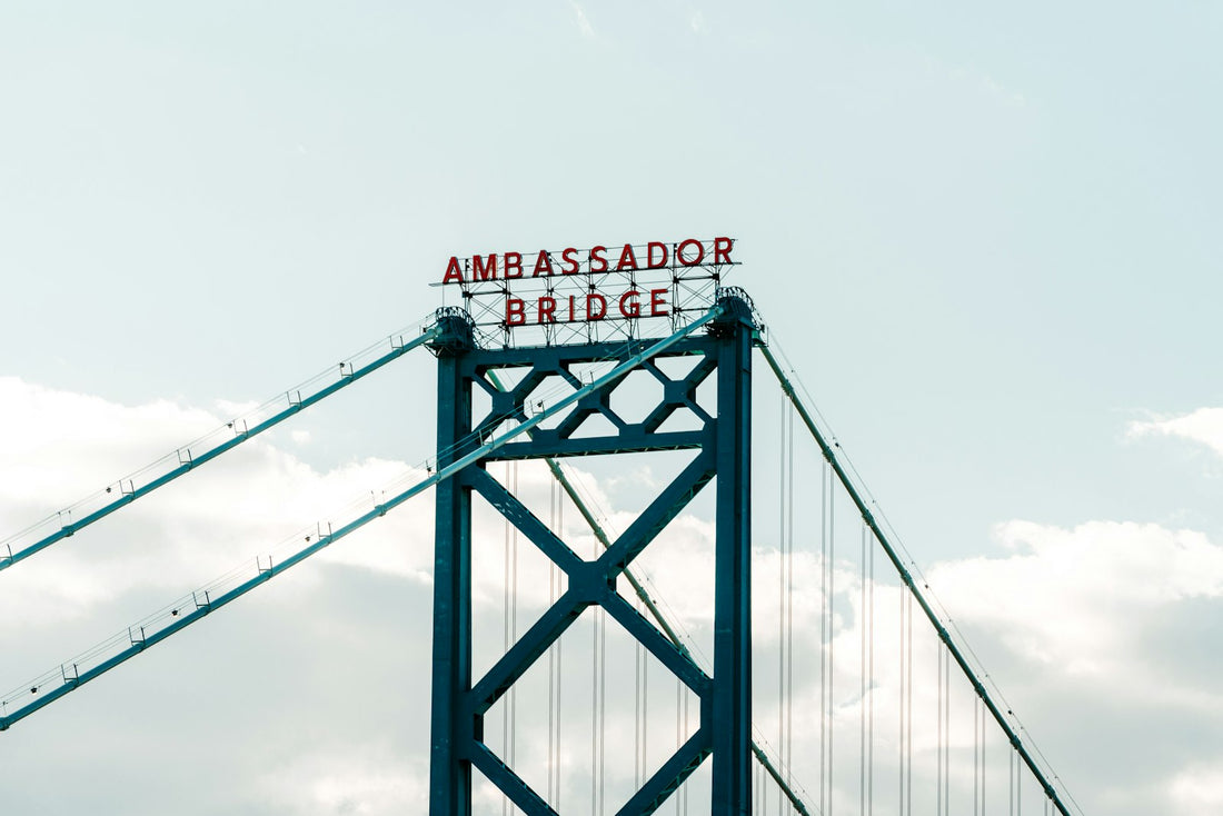 Canada-US bridge and cross-border freight corridor