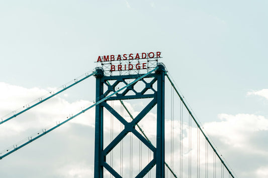 Canada-US bridge and cross-border freight corridor